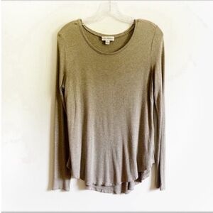 C-White + Warren shirt gray tan knit long sleeves curved hem